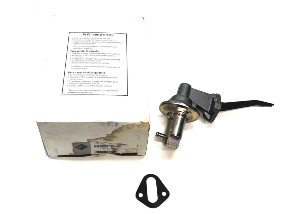International Fuel Lift Pump 1804495C93 NOS