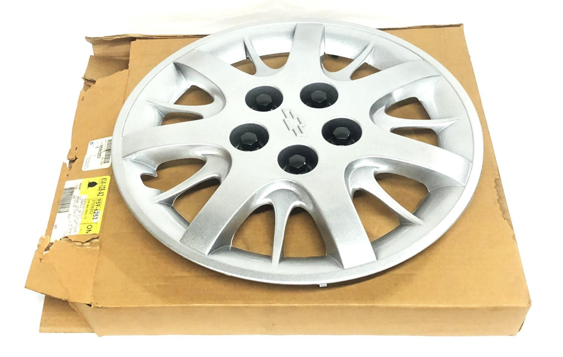 GM 16 Inch Wheel Hub Cap 9596253 NOS
