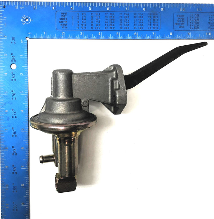 International Fuel Lift Pump 1804495C93 NOS