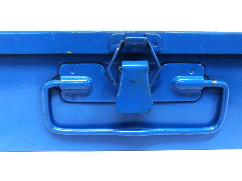 Durham Manufacturing Latching Metal Tool Case With Dividers 18x12x3 Inch USED