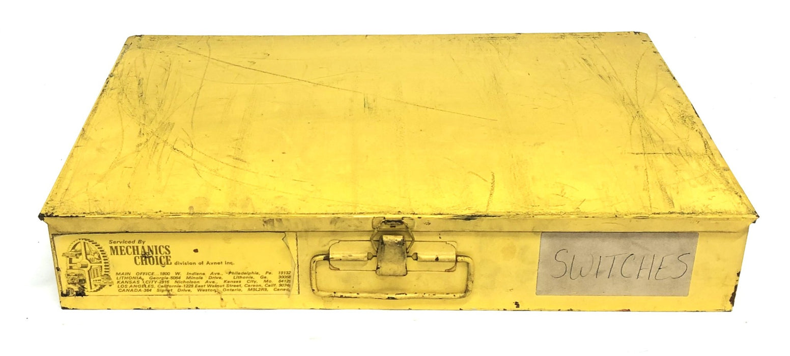 Mechanic's Choice Metal Tool Case With Latch 18x12x3 Inch USED