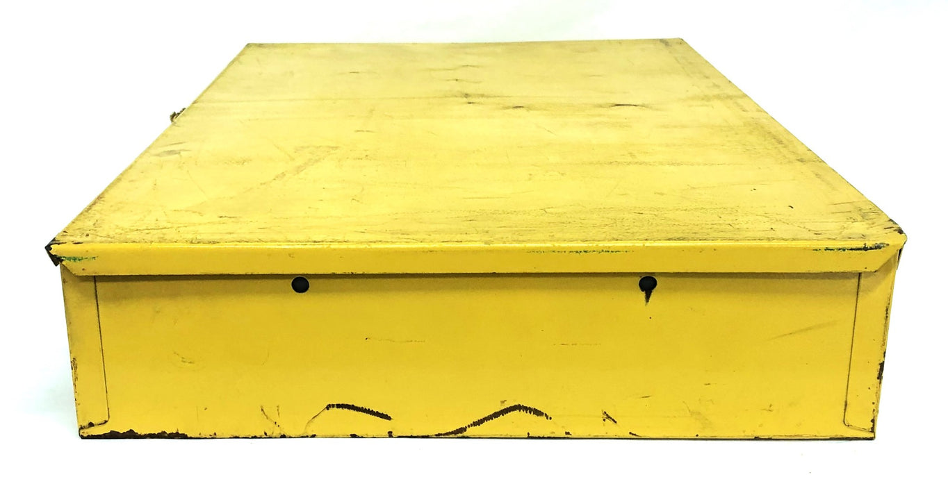 Mechanic's Choice Metal Tool Case With Plastic Dividers 18x12x3 Inch USED