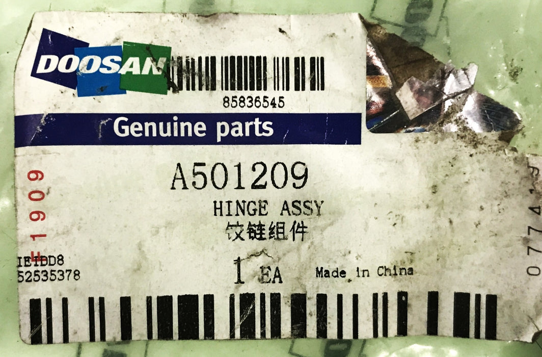 Doosan Forklift OEM Hood Hinge A501209 NOS