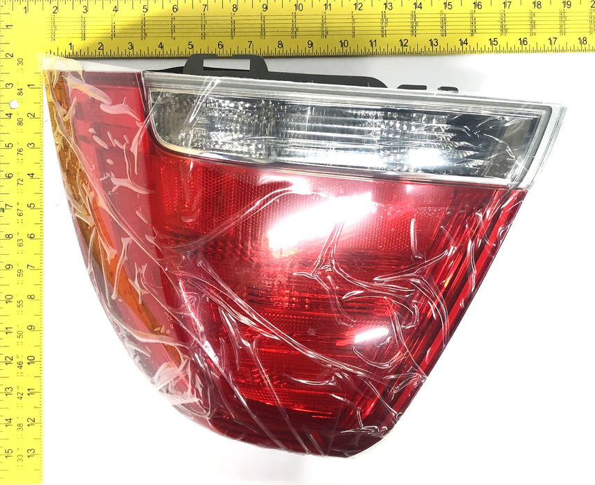 GM Passenger Side Tail Lamp Assembly 92245551 NOS