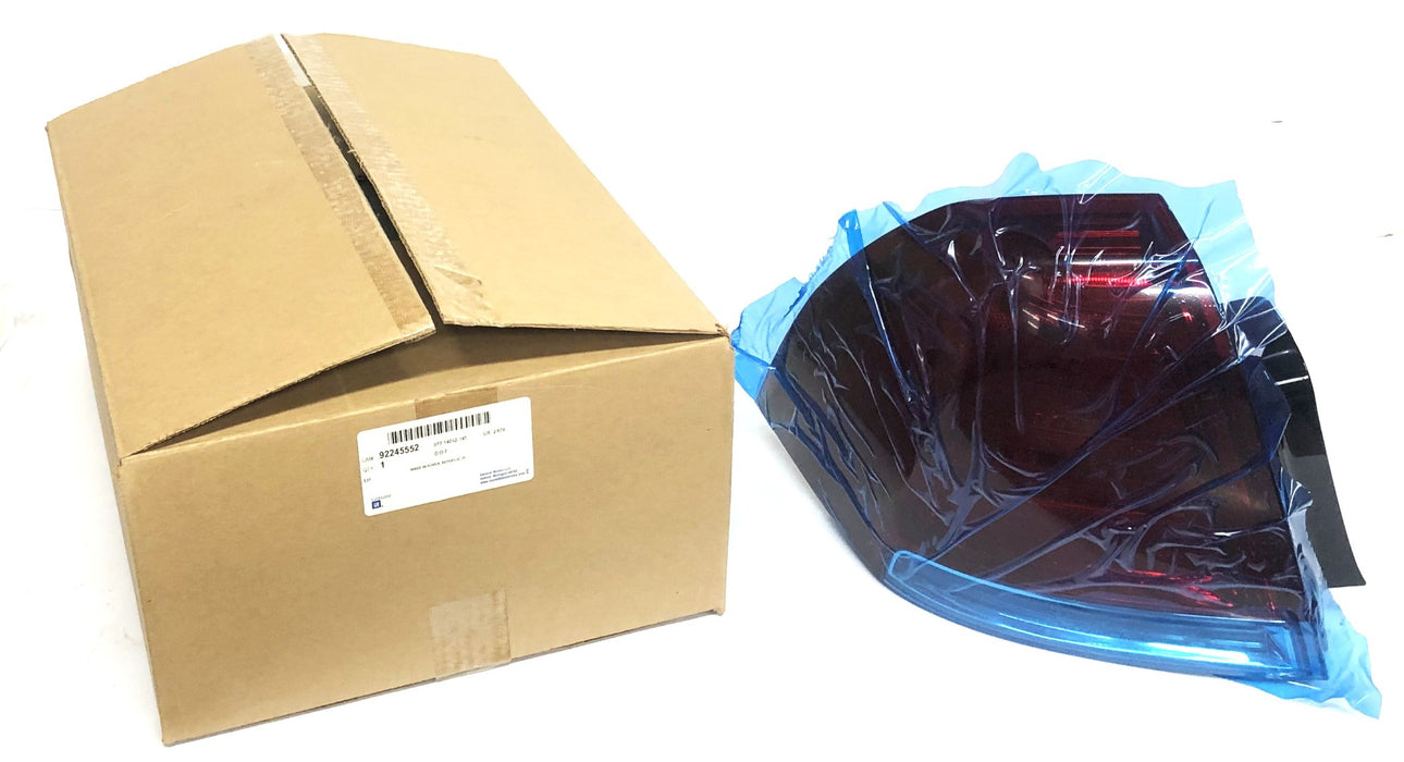 GM Driver Side Tail Lamp Assembly 92245552 NOS