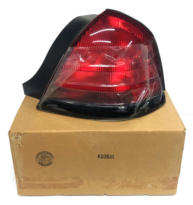 Ford Lamp Assembly 8W7Z-13404-ACP NOS