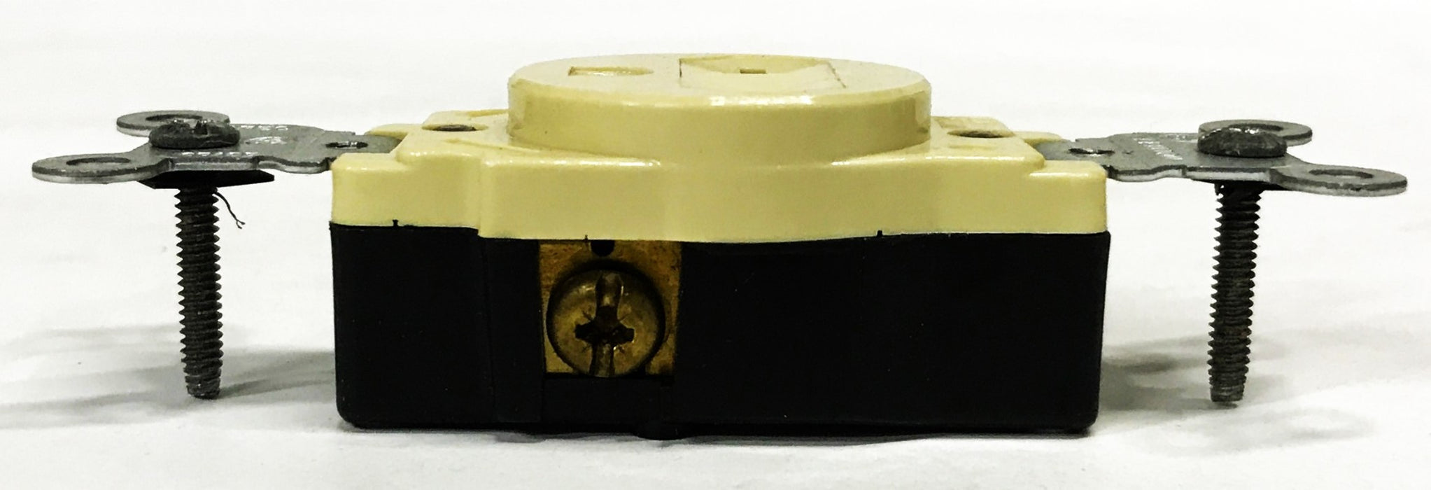 Leviton Ivory Straight Blade Single Outlet Receptacle 5089-I [Box of 8] NOS