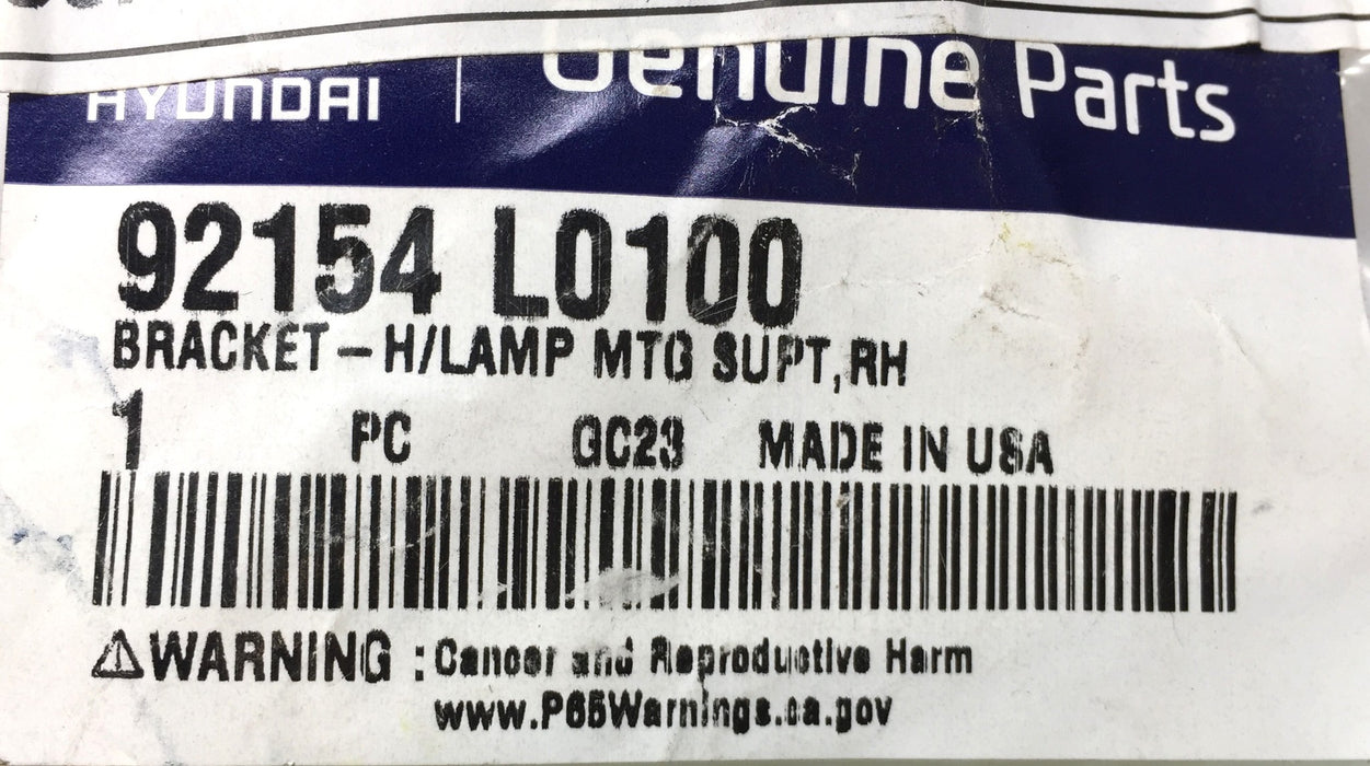 Hyundai Bracket-H/Lamp Right-Hand Mounting Support H92154 L0100 (92154L0100) NOS