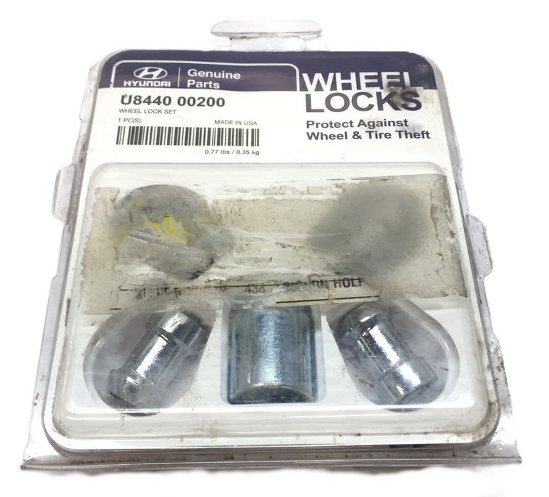 Hyundai Wheel Lock Set U8440 00200 NOS
