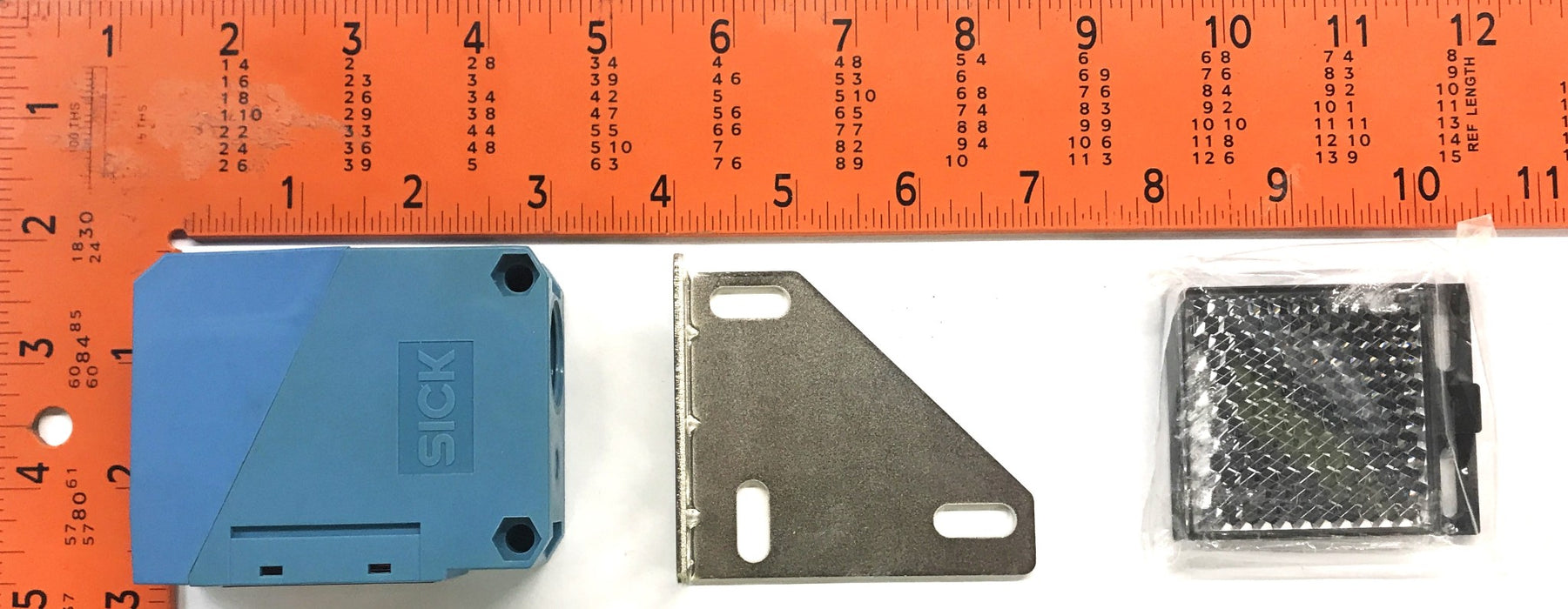 SICK Photoelectric Sensor With Hardware WL260-S270 NOS