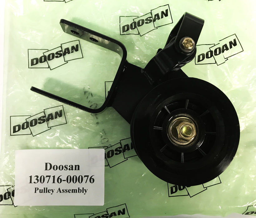 Doosan Forklift Pulley Assembly 130716-00076 NOS