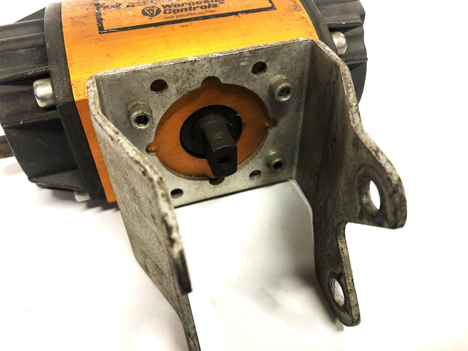 Worcester Controls Pneumatic Rotary Actuator Model 10 Series 39 USED