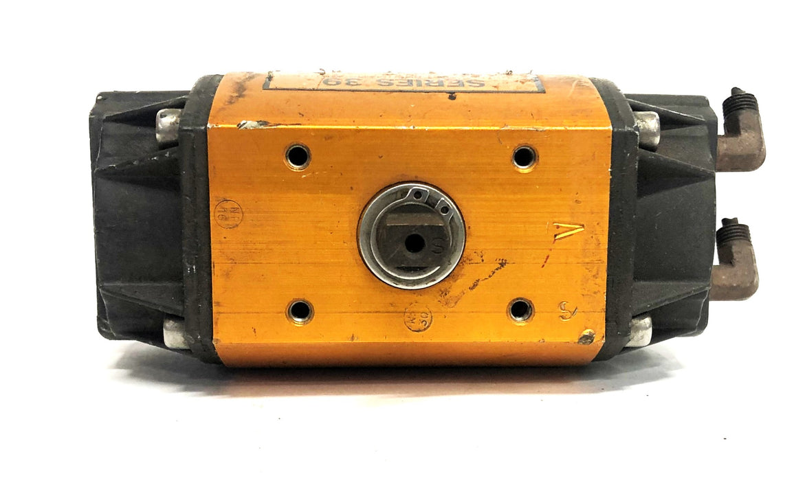 Worcester Controls Pneumatic Rotary Actuator Model 10 Series 39 USED
