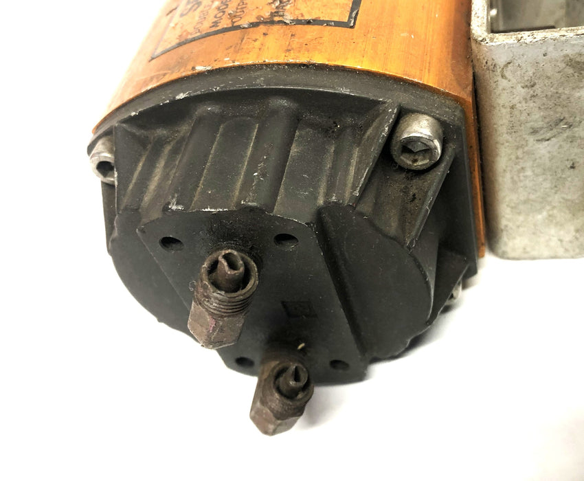 Worcester Controls Pneumatic Rotary Actuator Model 10 Series 39 USED
