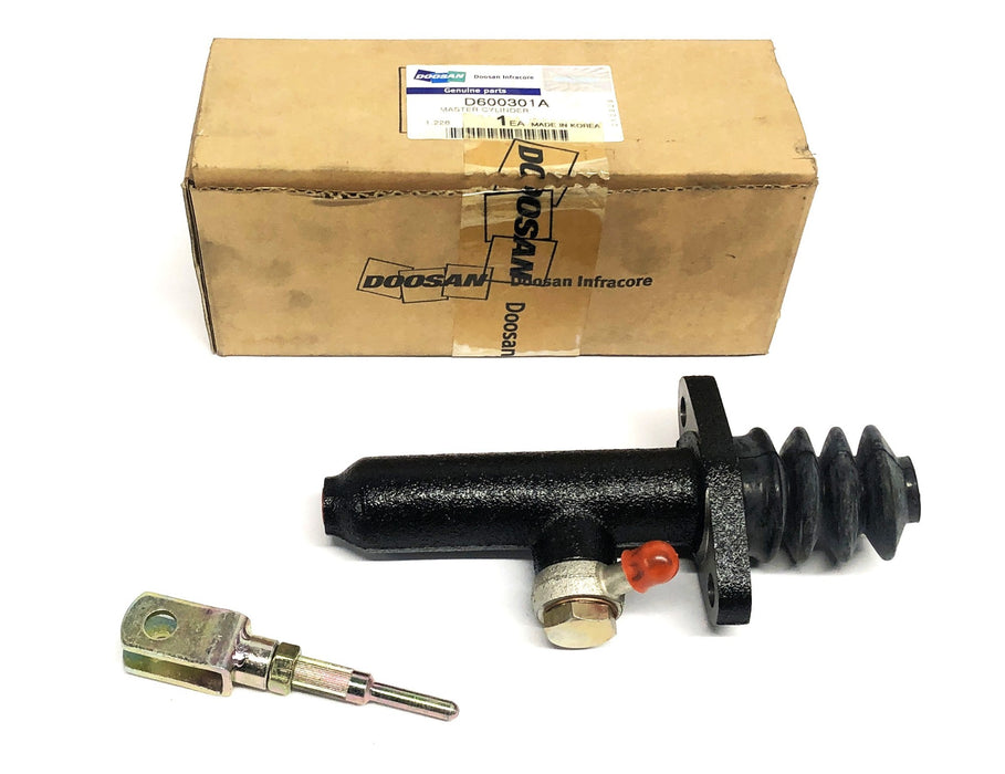Doosan Master Cylinder D600301A NOS