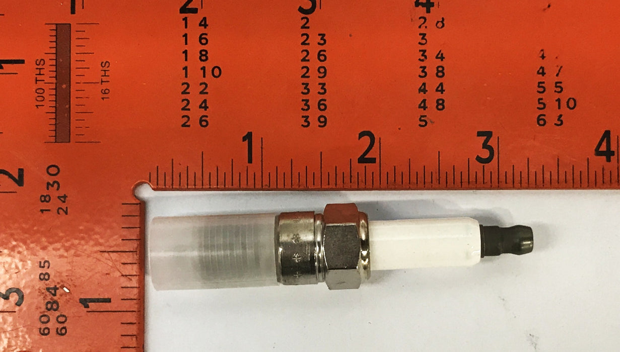 Denso Spark Plugs PT16EPR13-5092 [Lot of 8] NOS