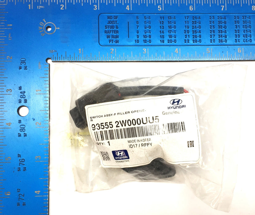 Hyundai Filler Opener Switch Assembly 93555 2W000UU5 *OEM Sealed* NOS
