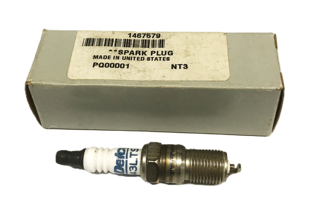 Hyster Spark Plugs 1467579 [Lot of 4] NOS