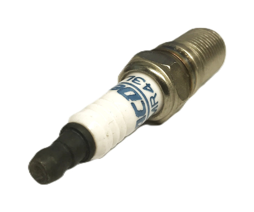 Hyster Spark Plugs 1467579 [Lot of 4] NOS