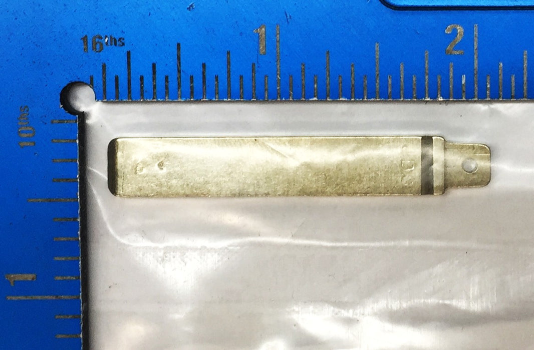 Hyundai Insert Key Blank 81996 J3001 (81996J3001) NOS