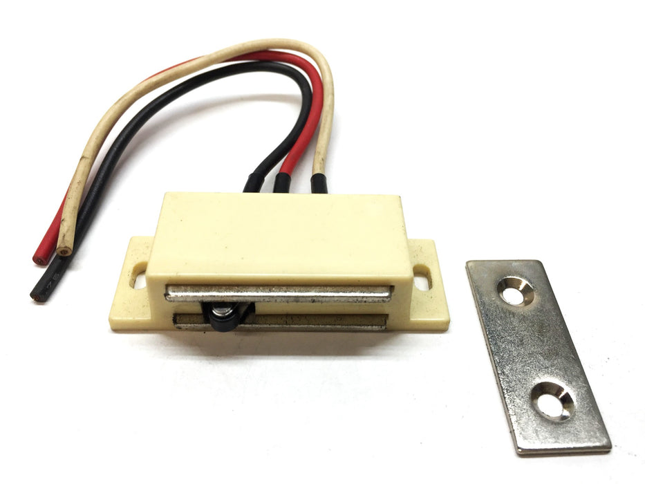 Takigen Magnetic Catch Sensor w/Three Lead Wires and Plate 140521 [Lot of 3] NOS