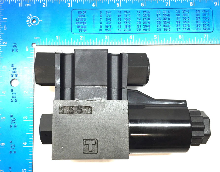 Daikin DC24 Solenoid Control Valve KSO-G02-2BP-30-N-81T (360021900030) NOS