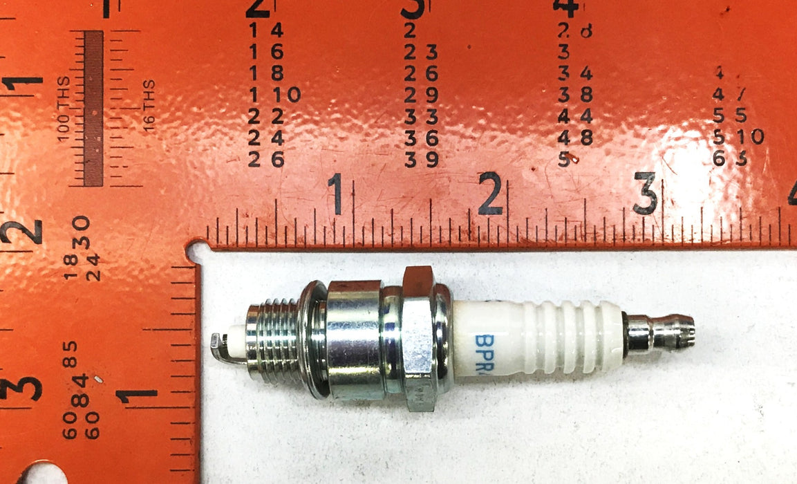 NGK Small Engine Spark Plug BPR4HS-7823 [Lot of 4] NOS