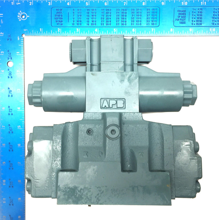 Daikin Directional Control Solenoid Valve KSH-G04-4CP-20-X NOS