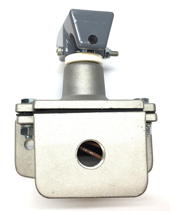 Vee Industries 240V.A.C Control Wall Mount Pull Switch WPS-1 (A-3982) NOS