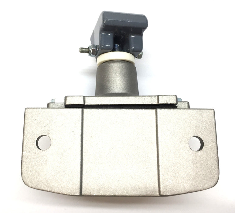 Vee Industries 240V.A.C Control Wall Mount Pull Switch WPS-1 (A-3982) NOS