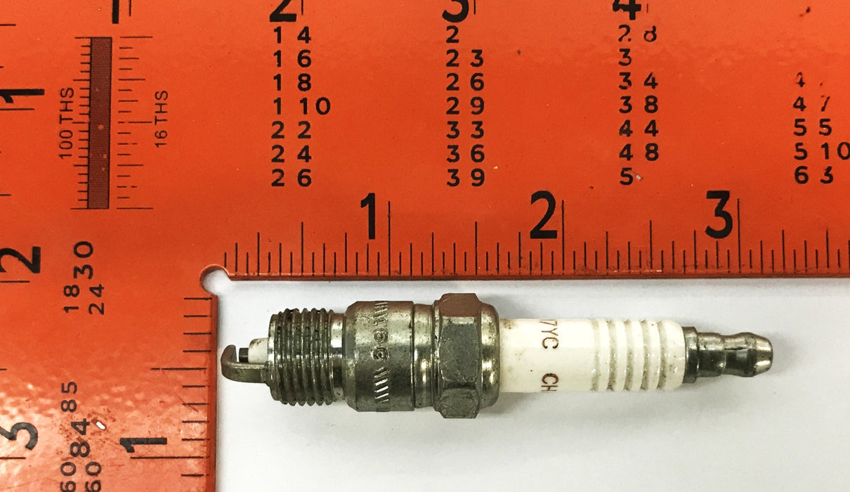 Champion Spark Plugs RV17YC-25 [Lot of 7] NOS