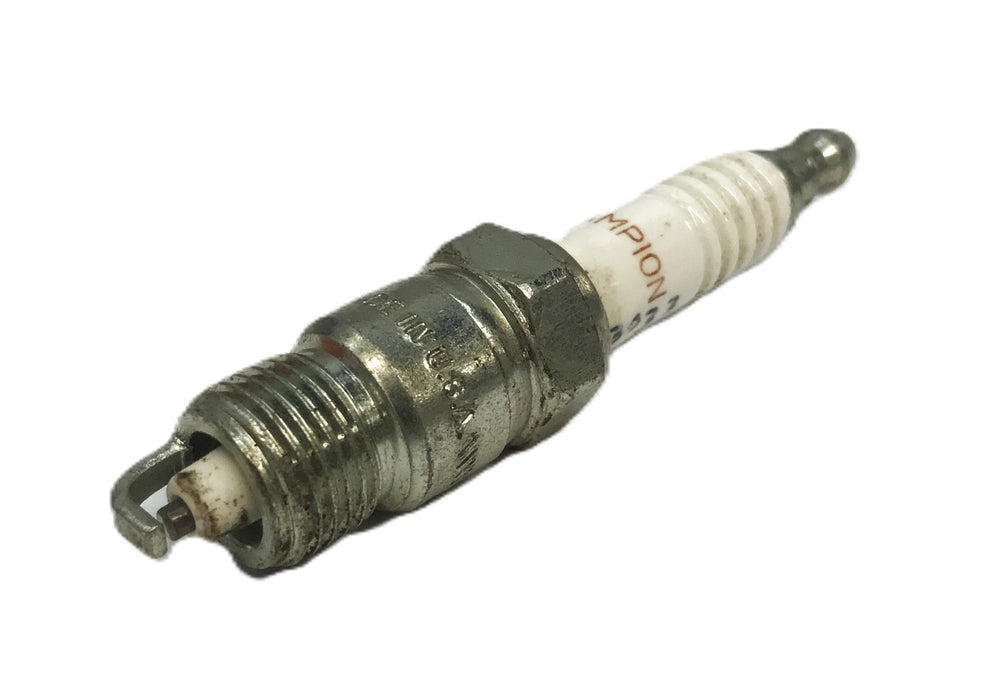 Champion Spark Plugs RV17YC-25 [Lot of 7] NOS