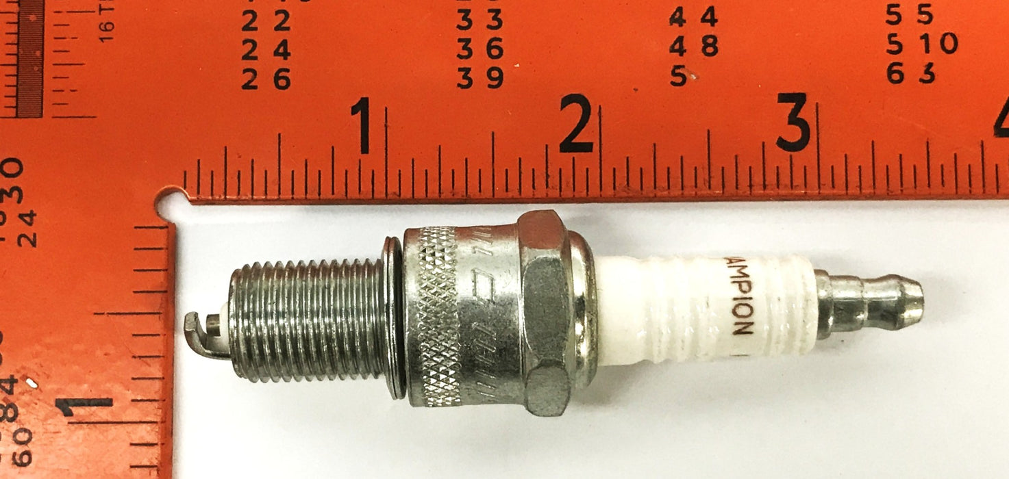 Champion Spark Plugs RN11YC4-322 [Lot of 7] NOS