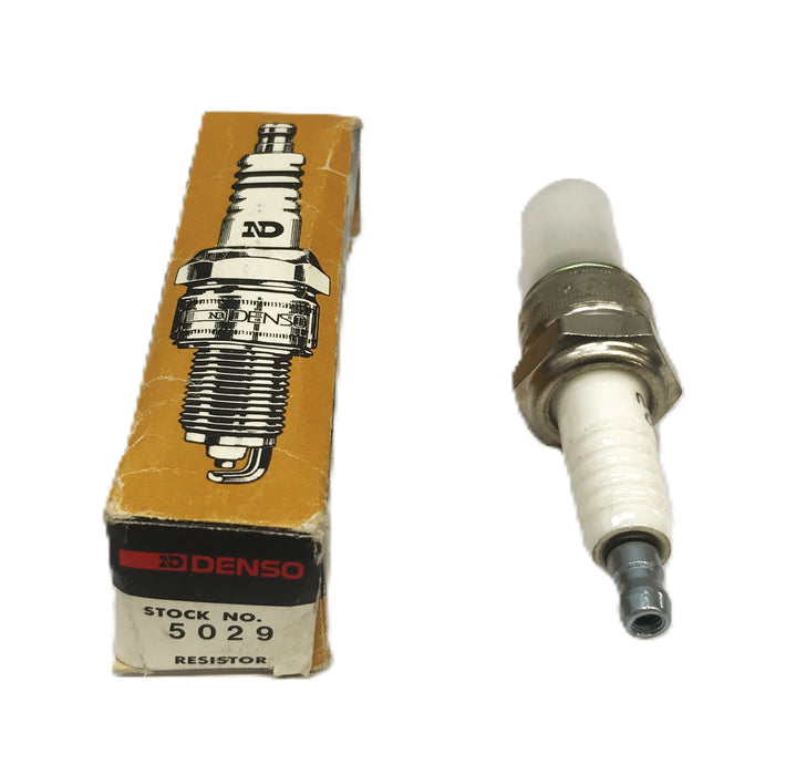 Denso Speak Plugs T16R-U-5029 [Lot of 8] NOS