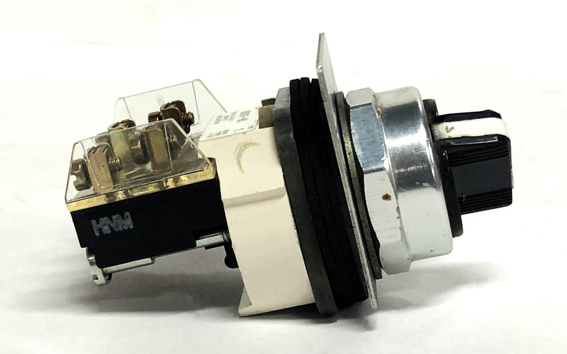 Allen-Bradley Series T NEMA Type 4.13 Selector Switch 800T-H5 NOS