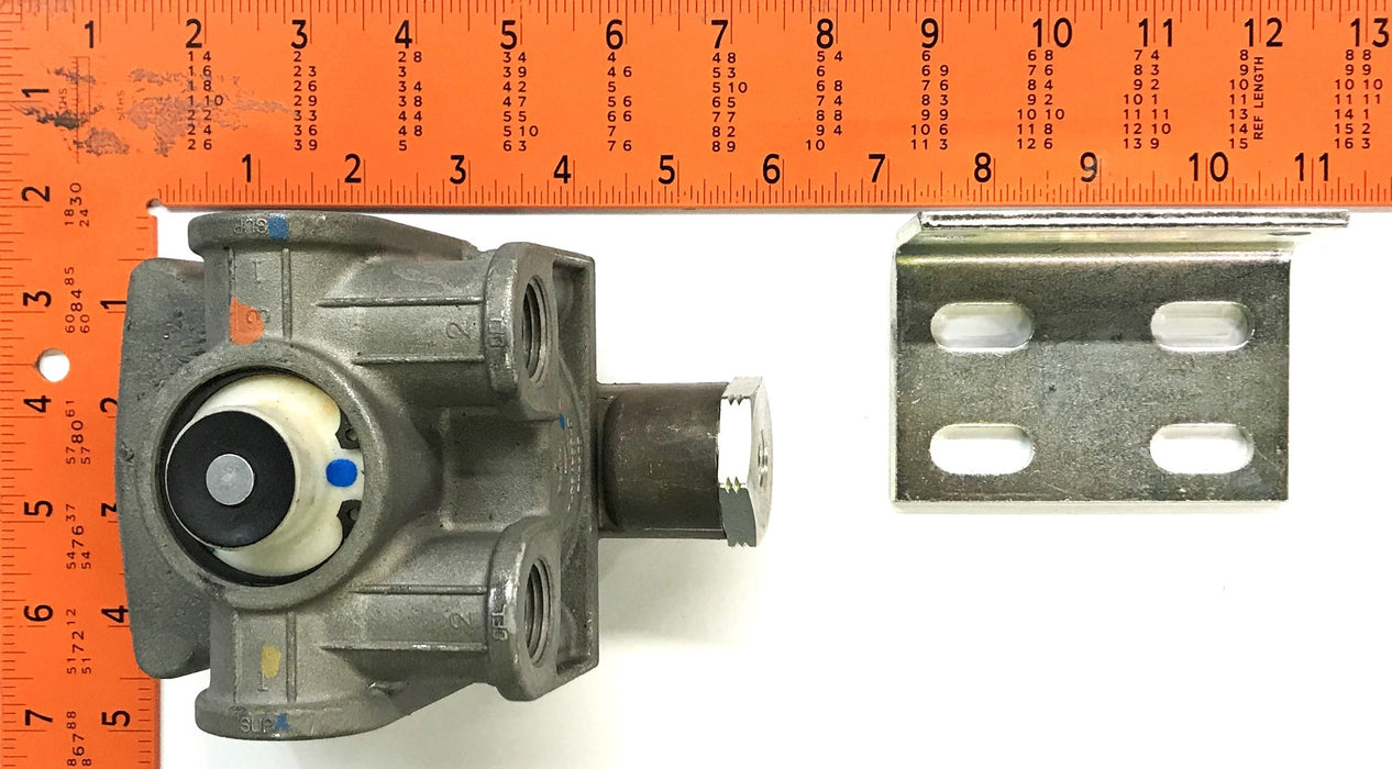 Bendix Air Brake Relay Valve 103294N NOS