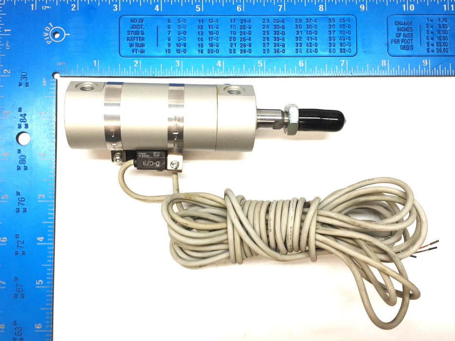 SMC Pneumatic Cylinder CDG1BN32-30Z-C73L with (2) Sensor D-C73 NOS