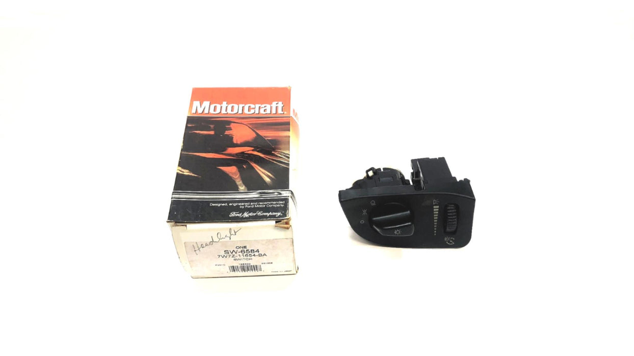 Motorcraft Ford Headlight Switch SW-6584 (7W7Z-11654-BA) NOS