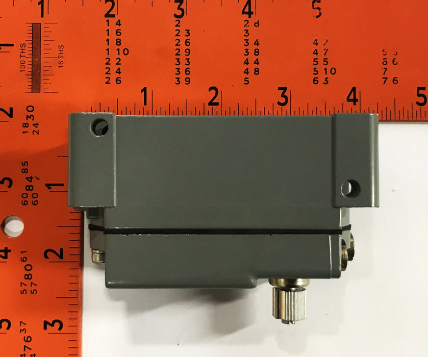 Square D Class 9007 Series D Limit Switch AW-12 NOS