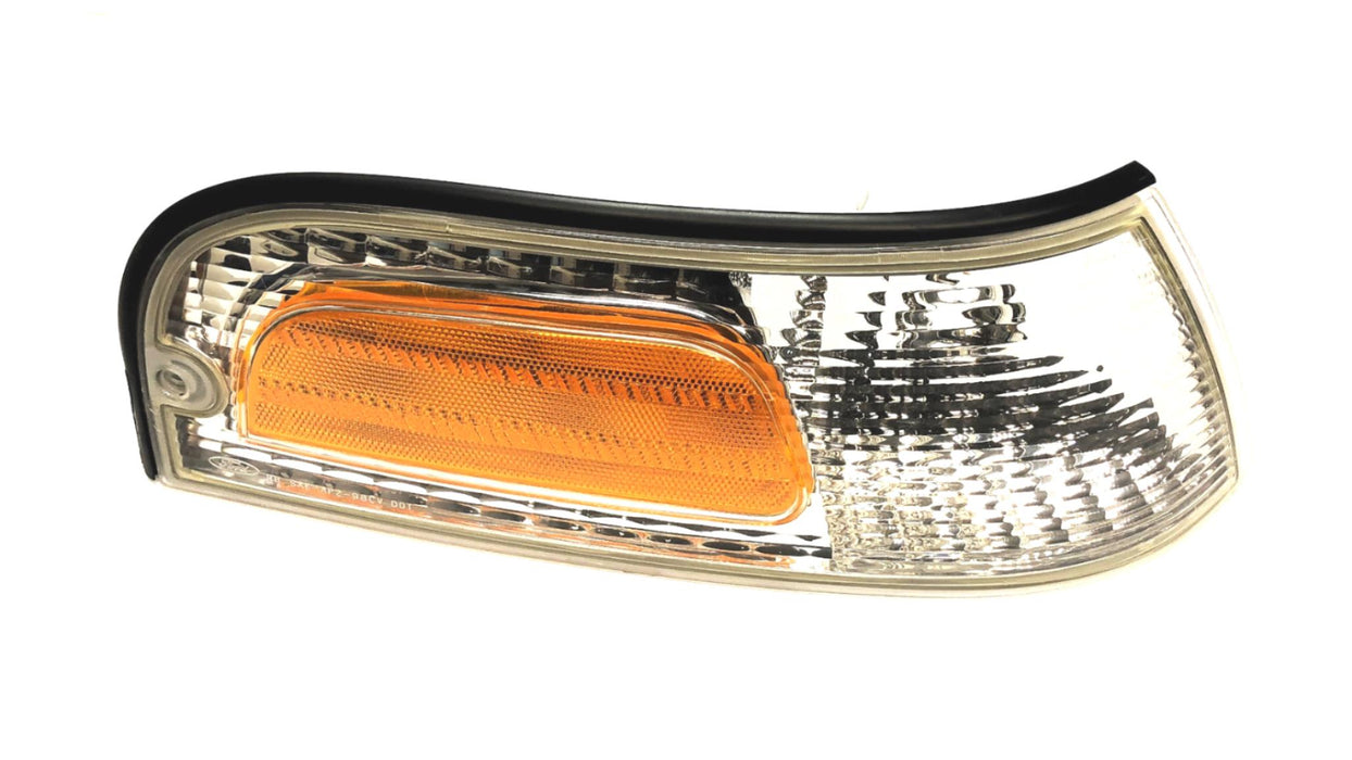 Ford RH Headlight Assembly BW73-15A424-A (6W7Z-15A201-AA) NOS
