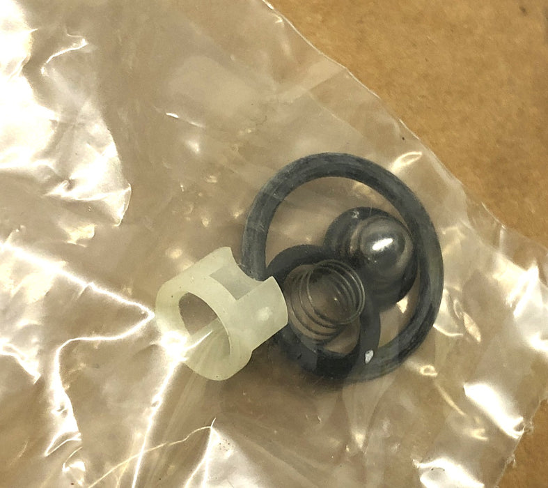 Daewoo Master Cylinder Repair Kit 6R6991 NOS