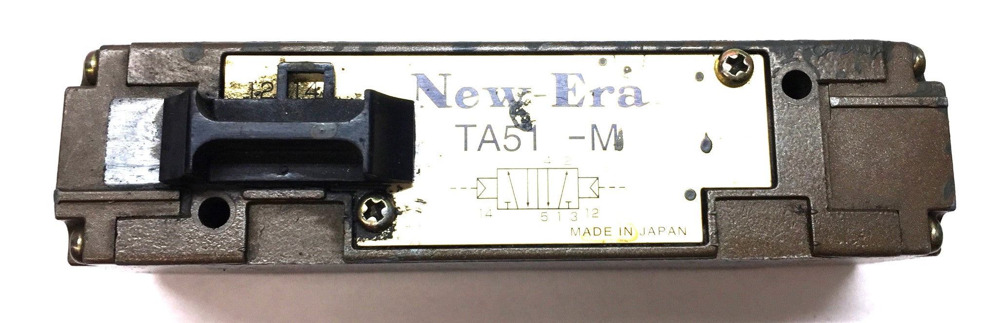 New Era Pneumatic Directional Solenoid Valve TA51-M USED