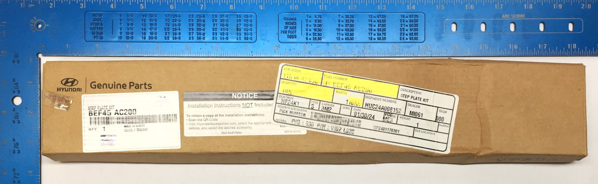 Hyundai 'Kona' Step Plate Kit BEF45 AC200 (BEF45AC200) NOS