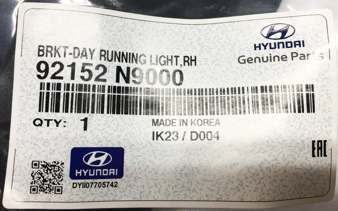 Hyundai Right-Hand Day Running Light Bracket 92152 N9000 *OEM Sealed* NOS
