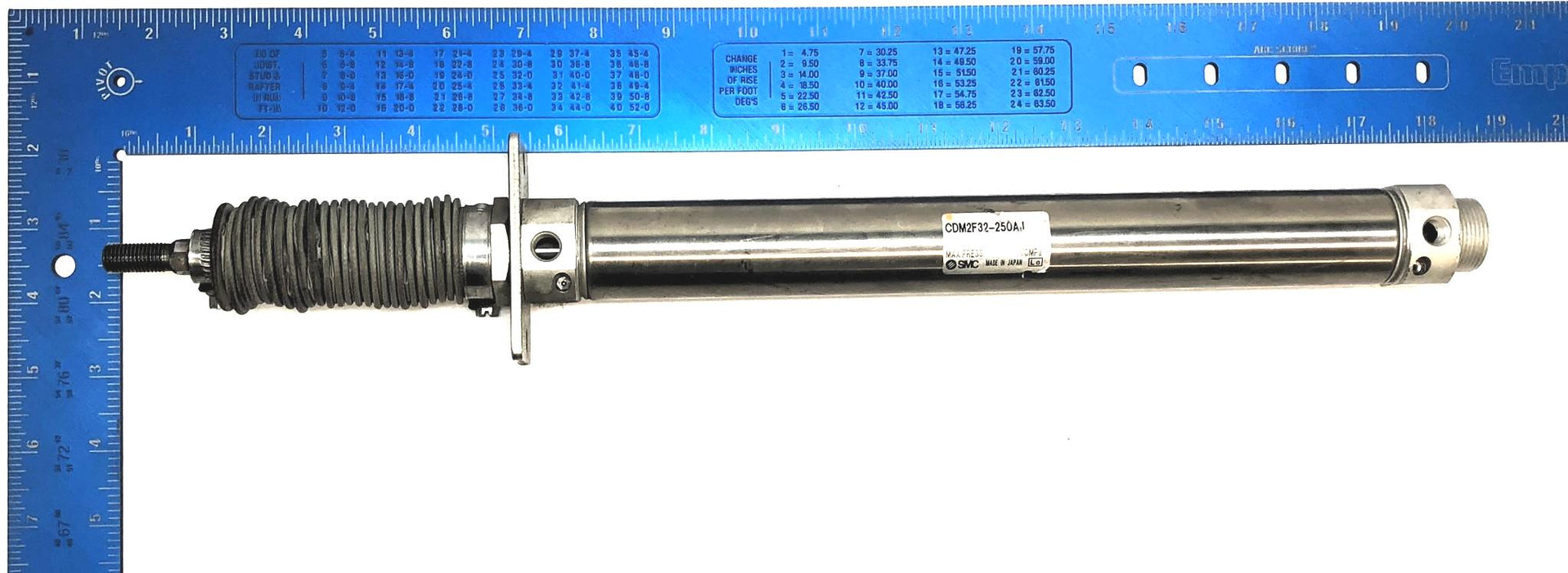 SMC Round Body Pneumatic Cylinder W/ Nylon Boot CDM2F32-250AJ USED
