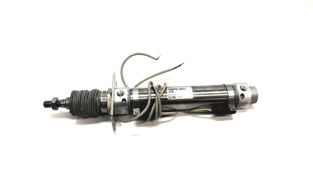 SMC Round Body Pneumatic Cylinder W/ Nylon Boot CDM2F32-125AJ USED