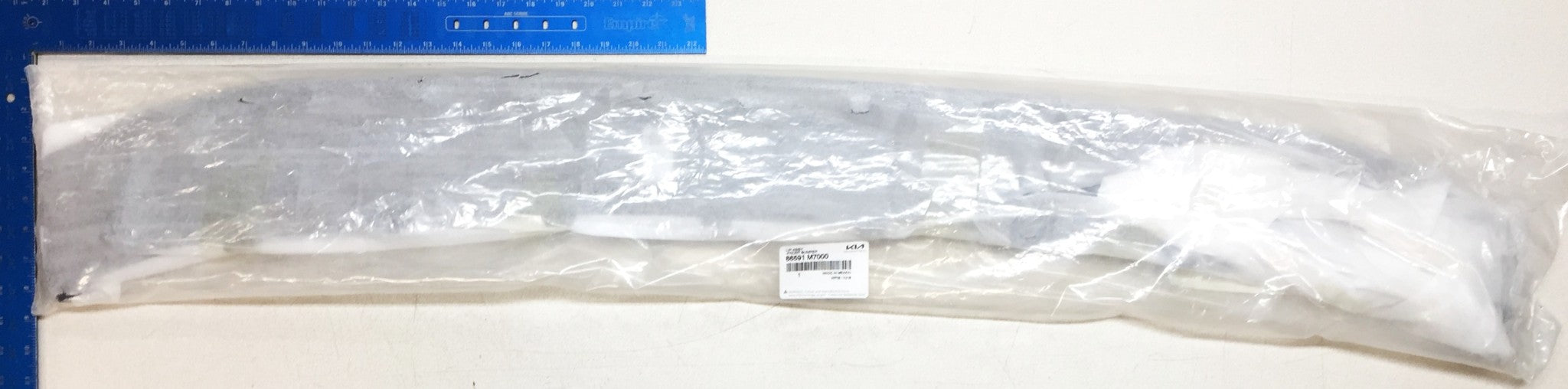 Kia Front Bumper Lip Trim Assembly 86591 M7000 NOS