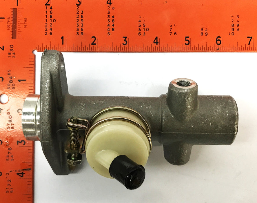 Total Source Forklift Master Brake Cylinder LP605-1557 NOS