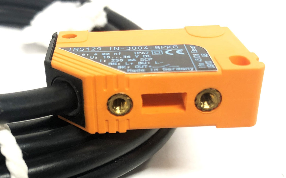 Efector IN5129 Proximity Switch Sensor IN-3004-BPKG NOS