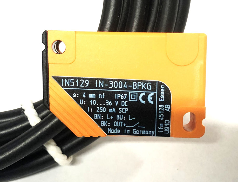 Efector IN5129 Proximity Switch Sensor IN-3004-BPKG NOS